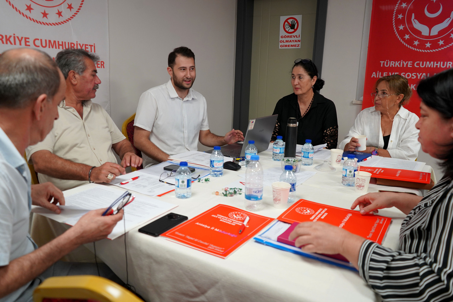 Yaşlı Bireylerin Sorunları Ve Çözüm Önerileri Görüşüldü (2)