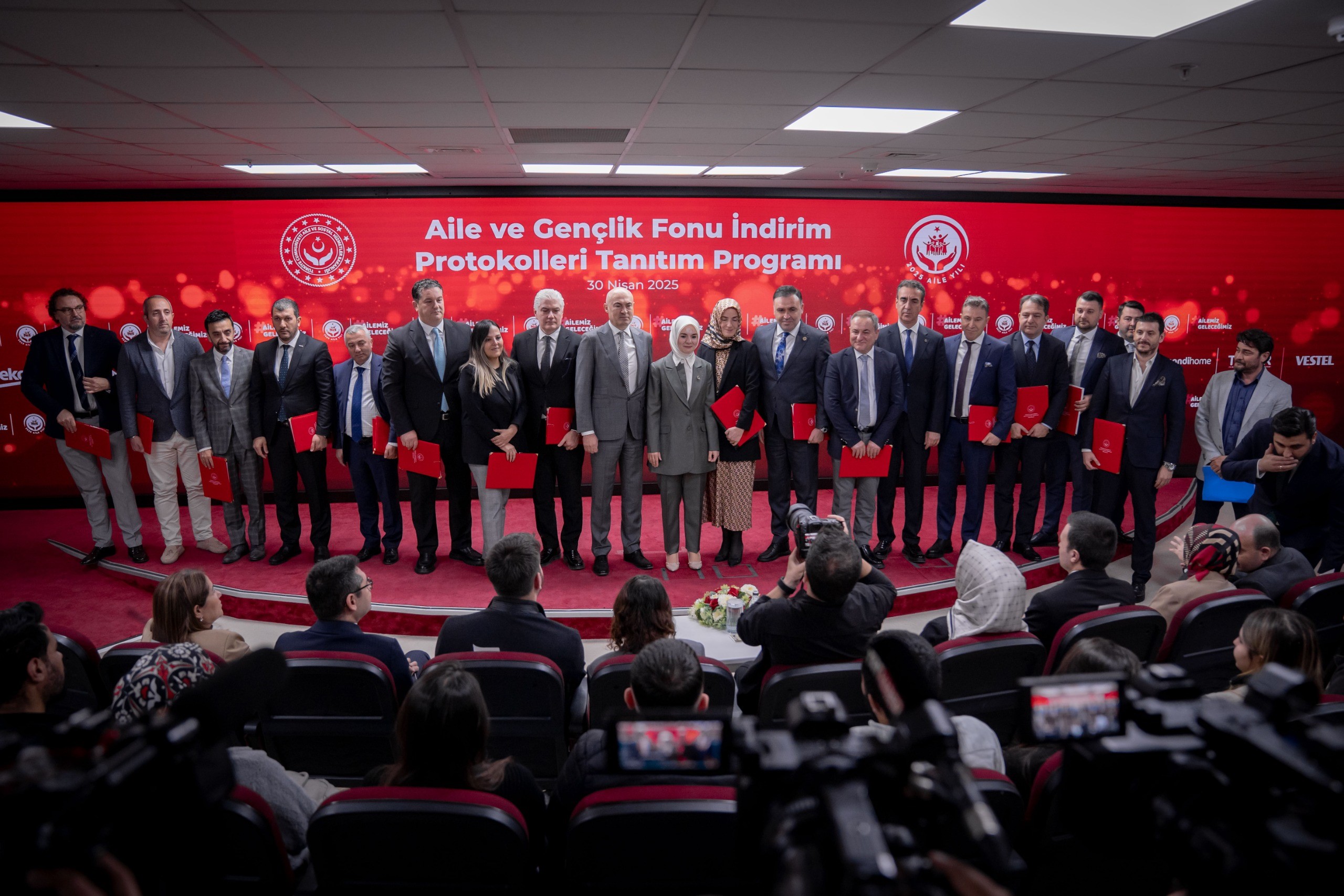 Yeni Evlenecek Gençlere Indirim Desteğinde Anlaşma Yapılan Firma Sayısı Bini Geçti (3)