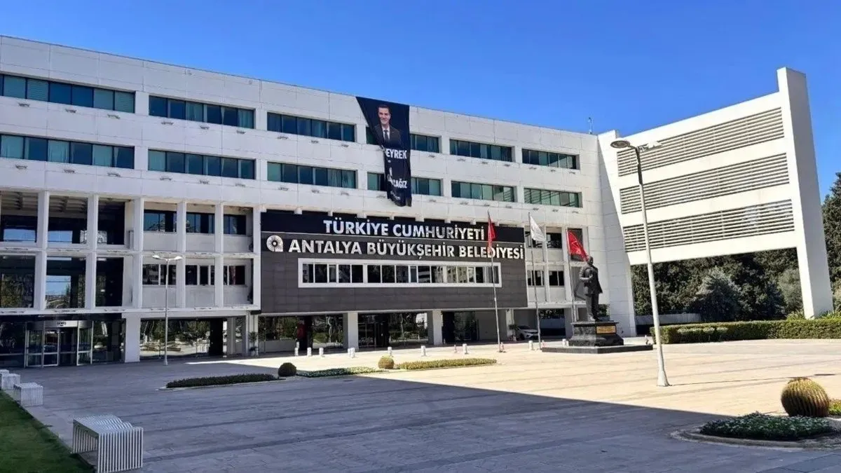 1200X675 Antalya Buyuksehir Belediyesine Rusvet Operasyonu Cok Sayida Gozalti Var 1757481957964