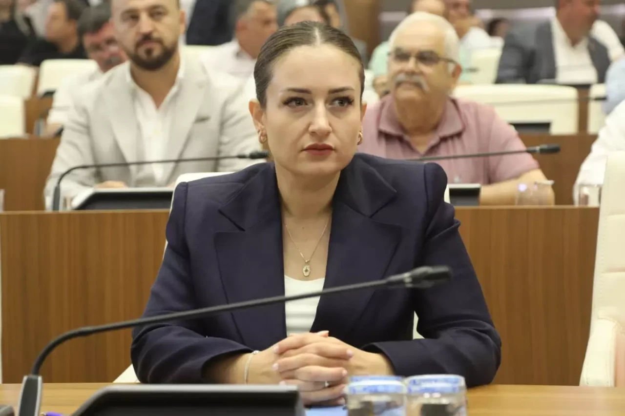 4934 Antalyada Baskanvekilligine Busra Ozdemir Secildi