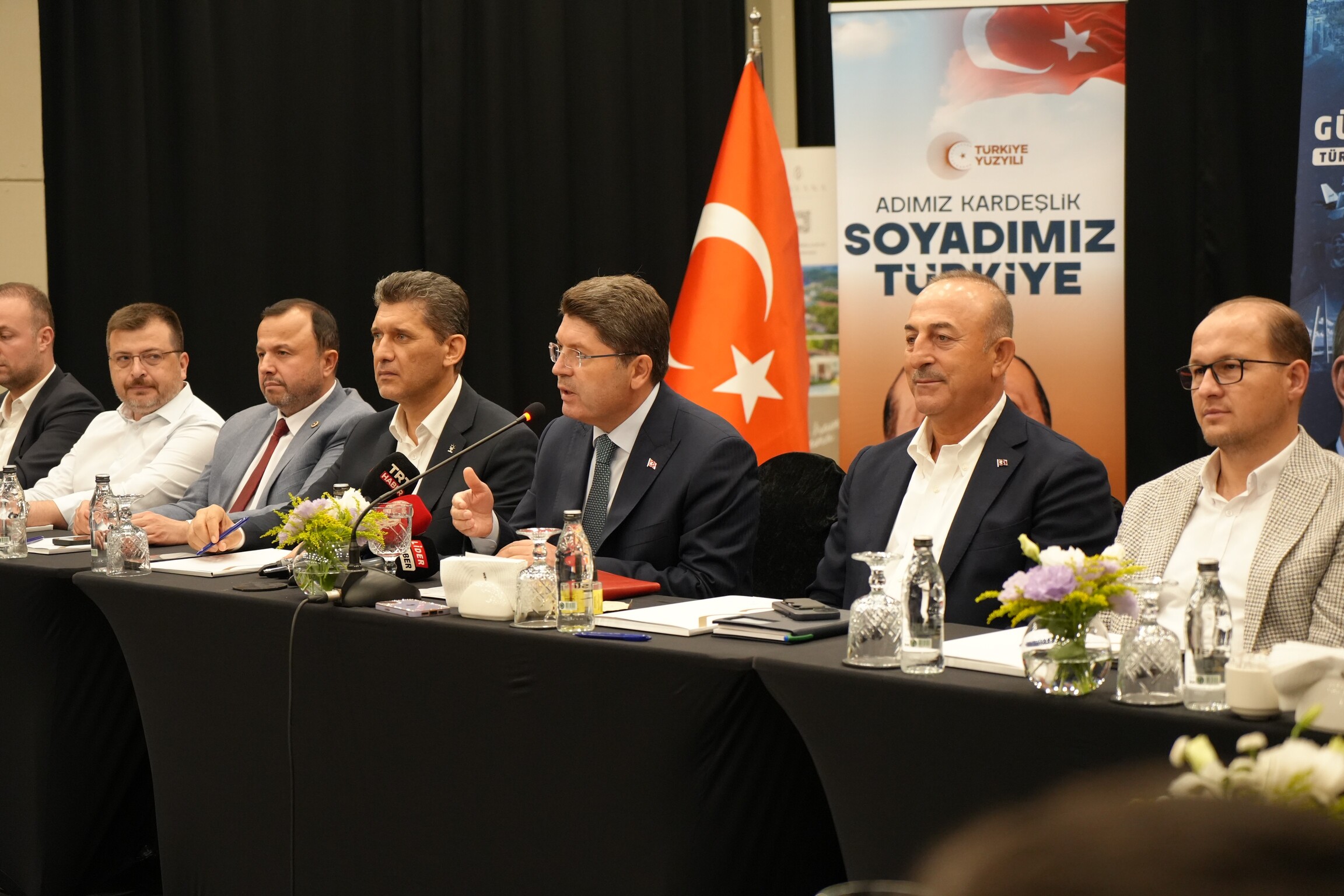 Adalet Bakani Tunc Antalyada Avukatlarla Bulustu (1)