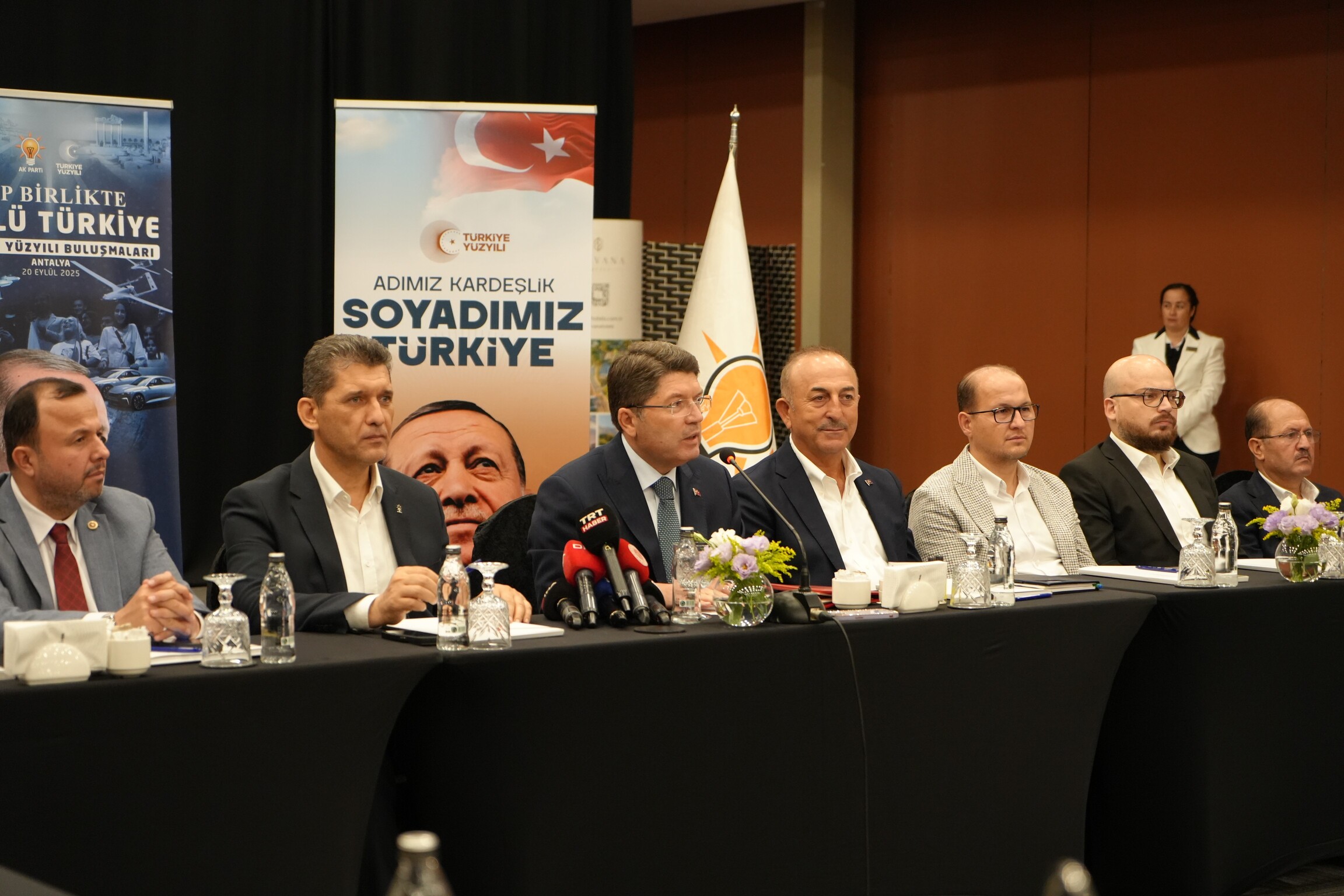 Adalet Bakani Tunc Antalyada Avukatlarla Bulustu (4)