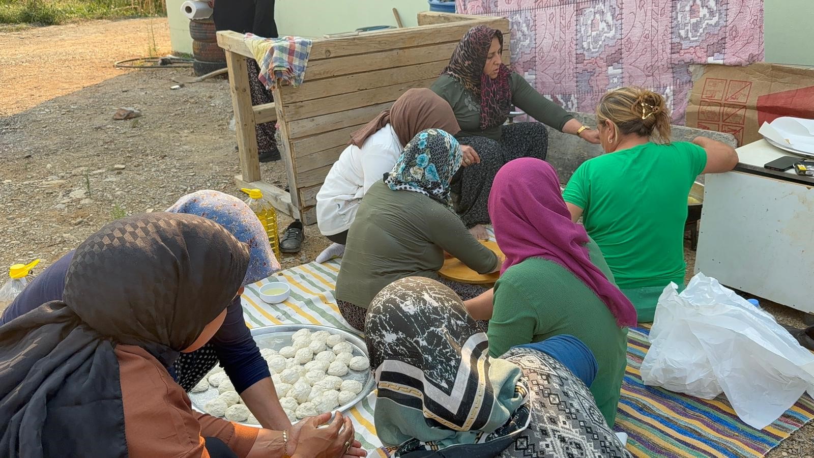 Alev Savaşçılarına Kadınlardan ‘Pişi' Desteği (6)