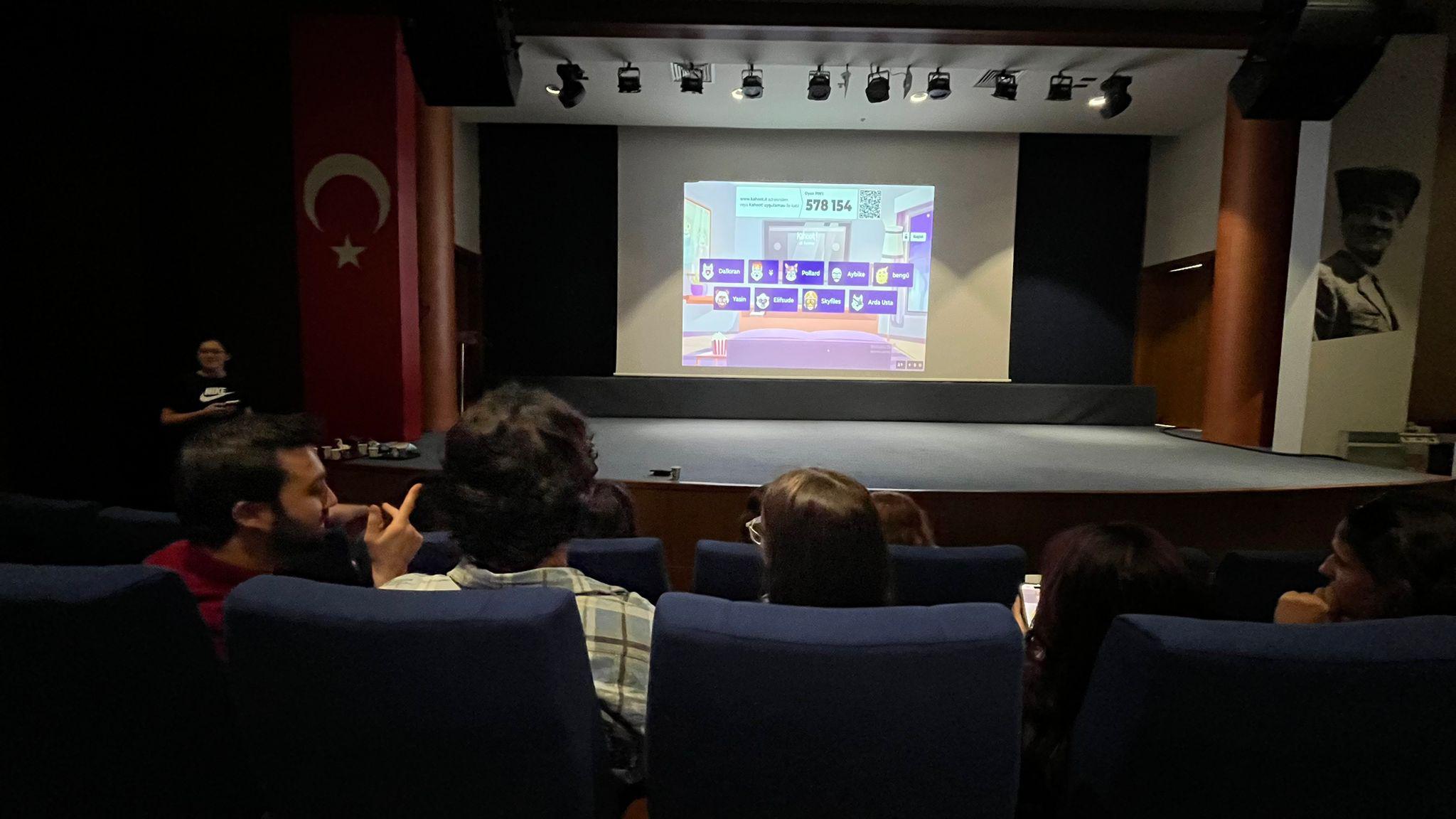 Antalya Kutuphanesi Kitap Kulubu Okurlari Bulusturuyor 2