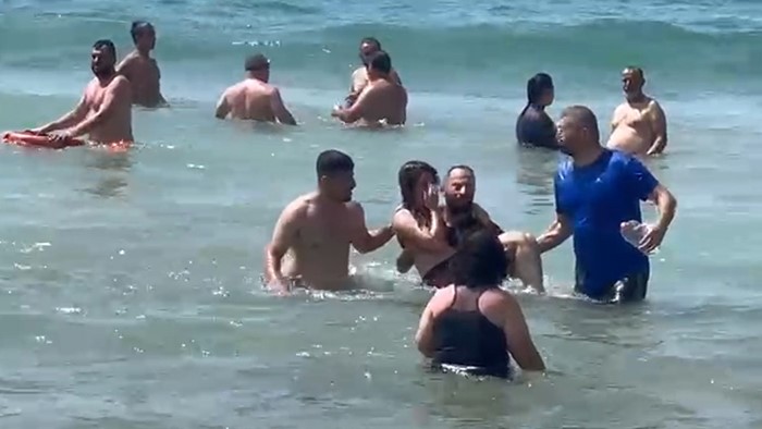 Antalya'da Cankurtaranların Yoğun Mesaisi 6 Kişiyi Kurtardılar (2)