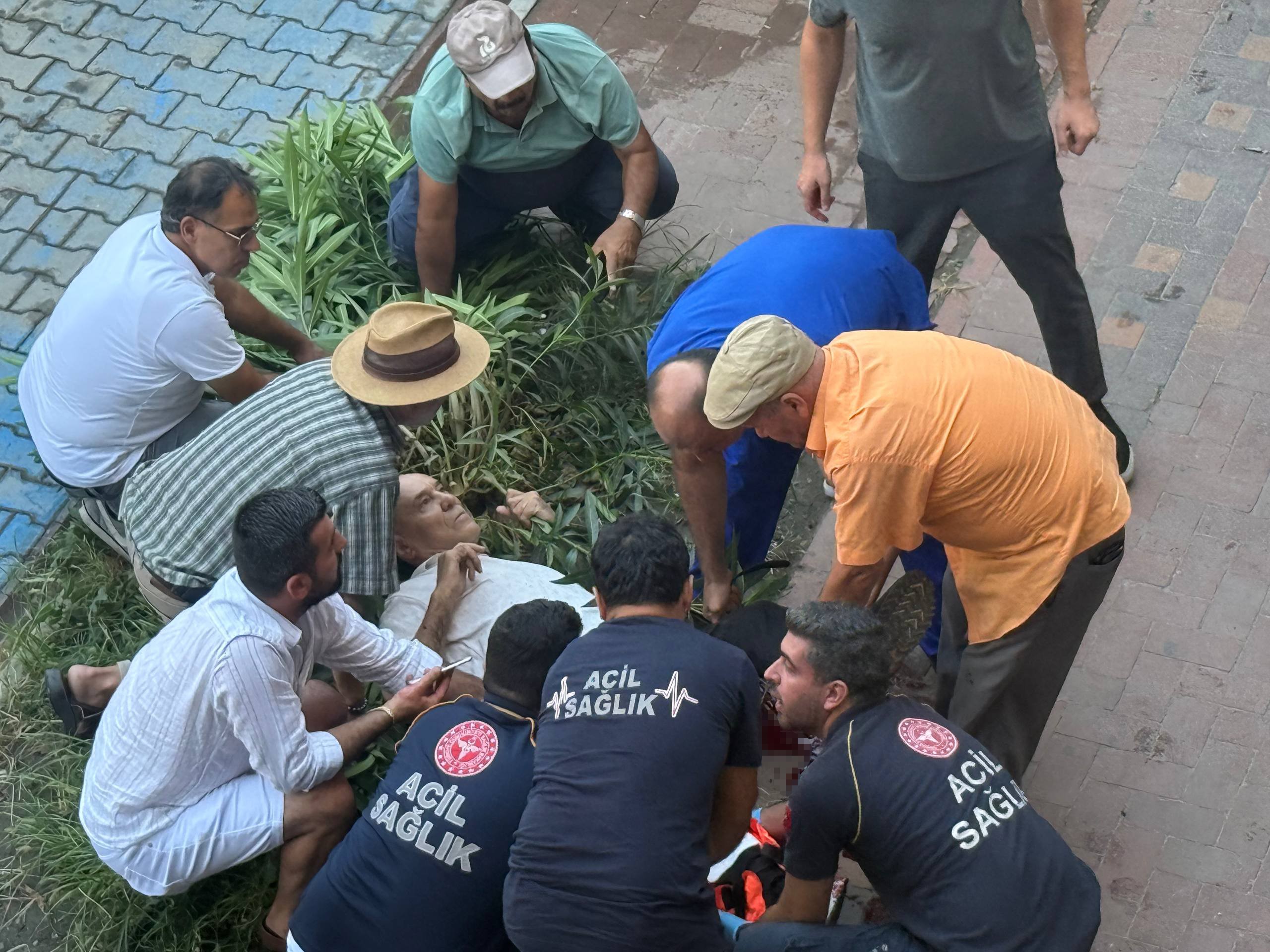 Antalya'da Eşiyle Birlikte Yürüdüğü Kaldırımda Saldırıya Uğradı (5)