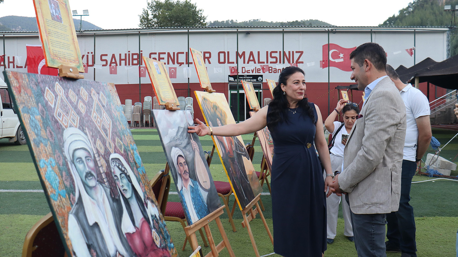 Asıklar Sazlarıyla Kulakların Pasını Sildi (3)