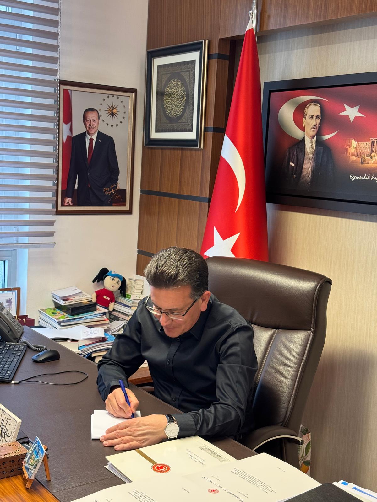 Atay Uslu (2)-4