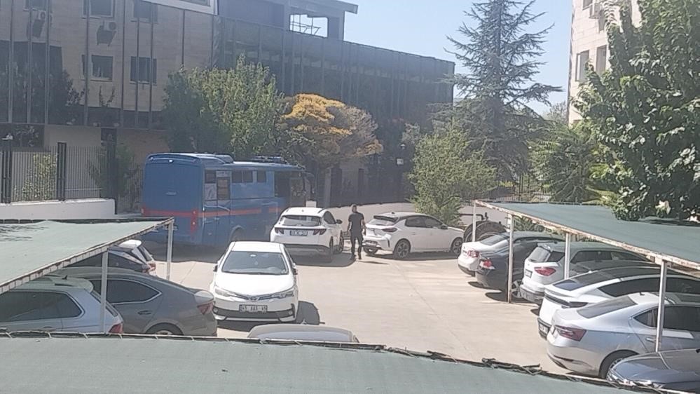 Baskan Arasin Annesinin Evine Saldiranlar Tutuklandi (1)