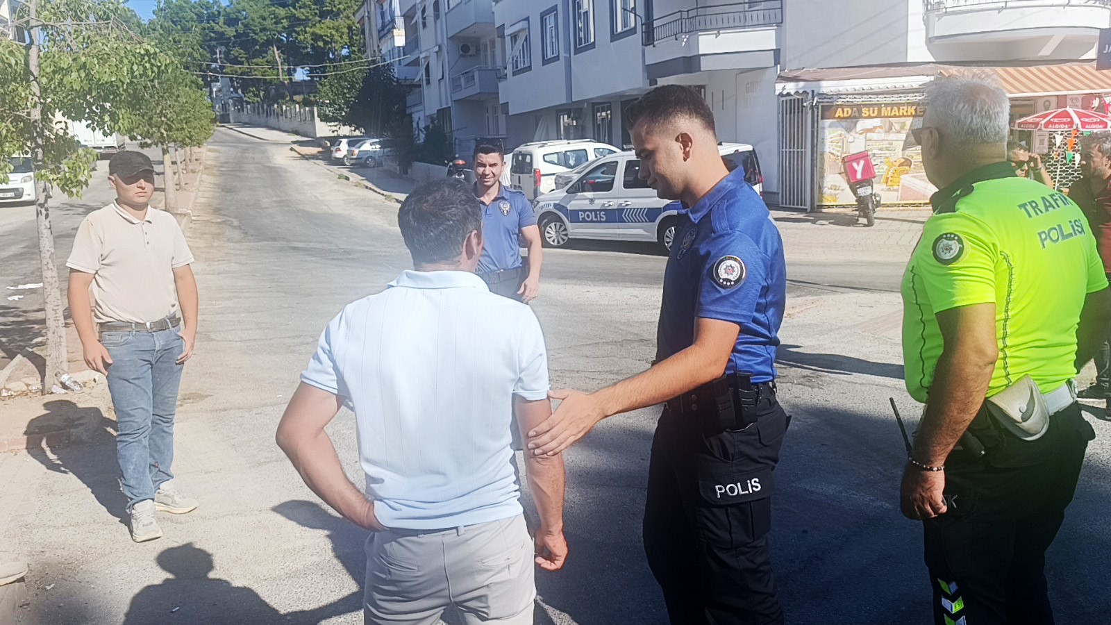 Ehliyetsiz Sürücüyü Korumak Için Yalan Söyledi, Karakola Götürüldü (2)