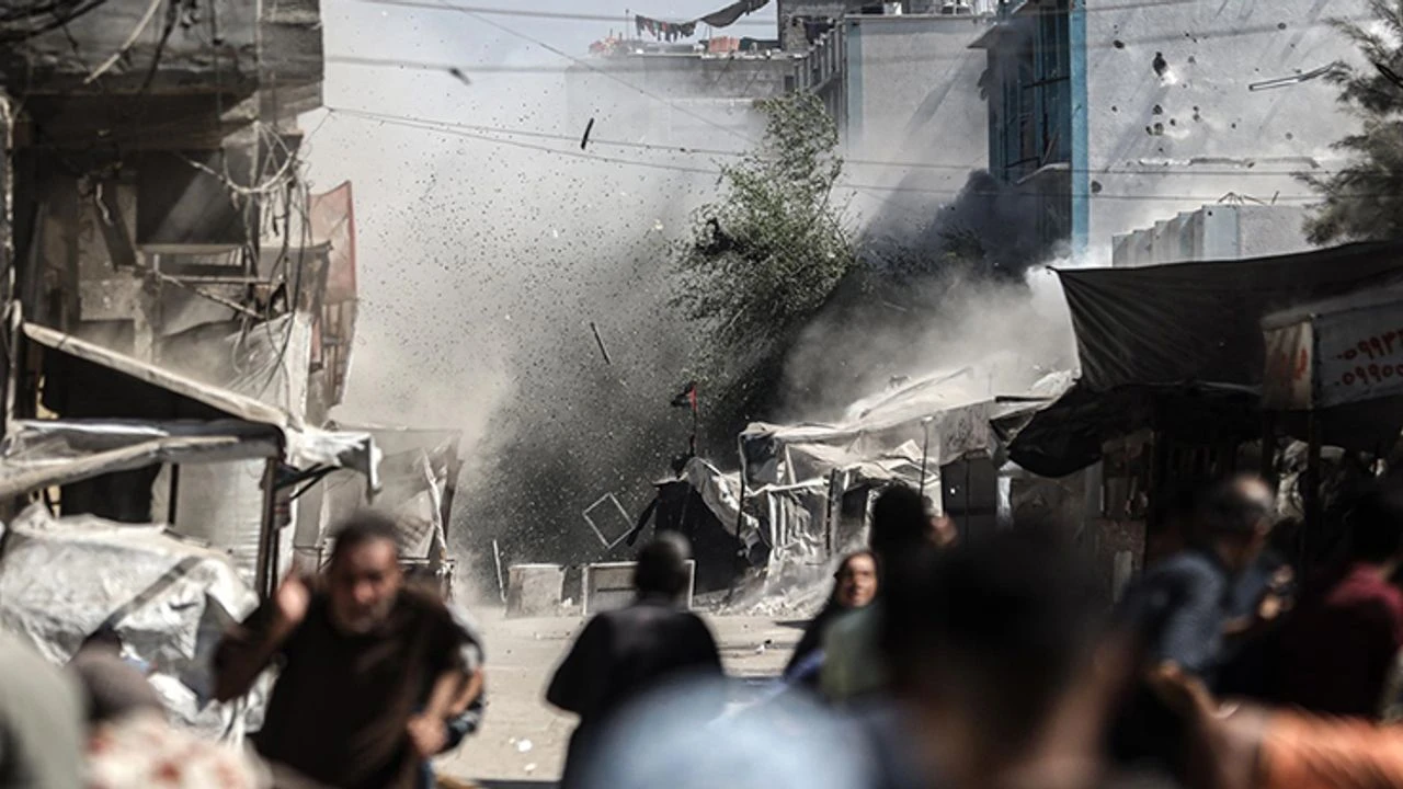 Israilin Gazzeye Saldirilari (2)
