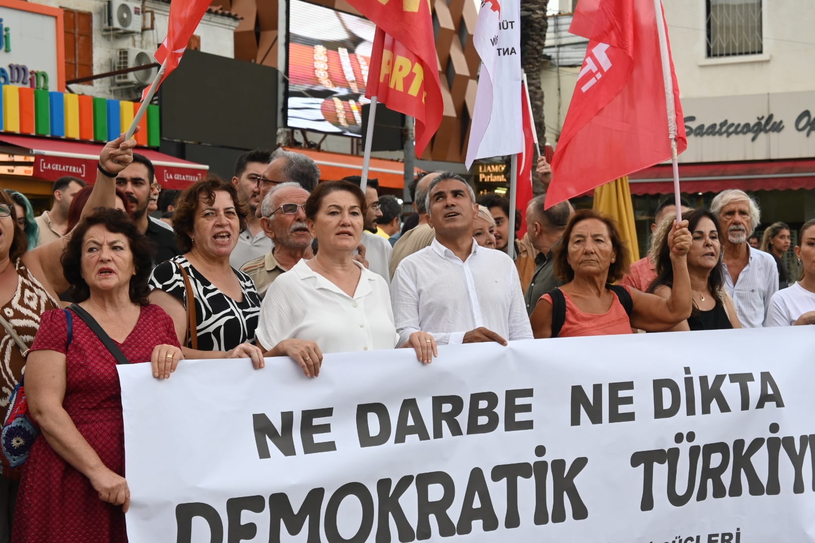 Istabul Polis Ablukasina Antalya Tepkisi (4)