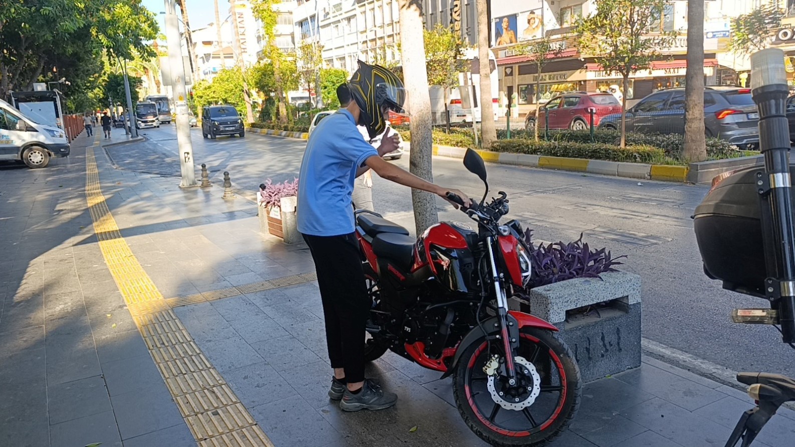 Kargo Şubesinden Ehliyeti Aldı, (4)