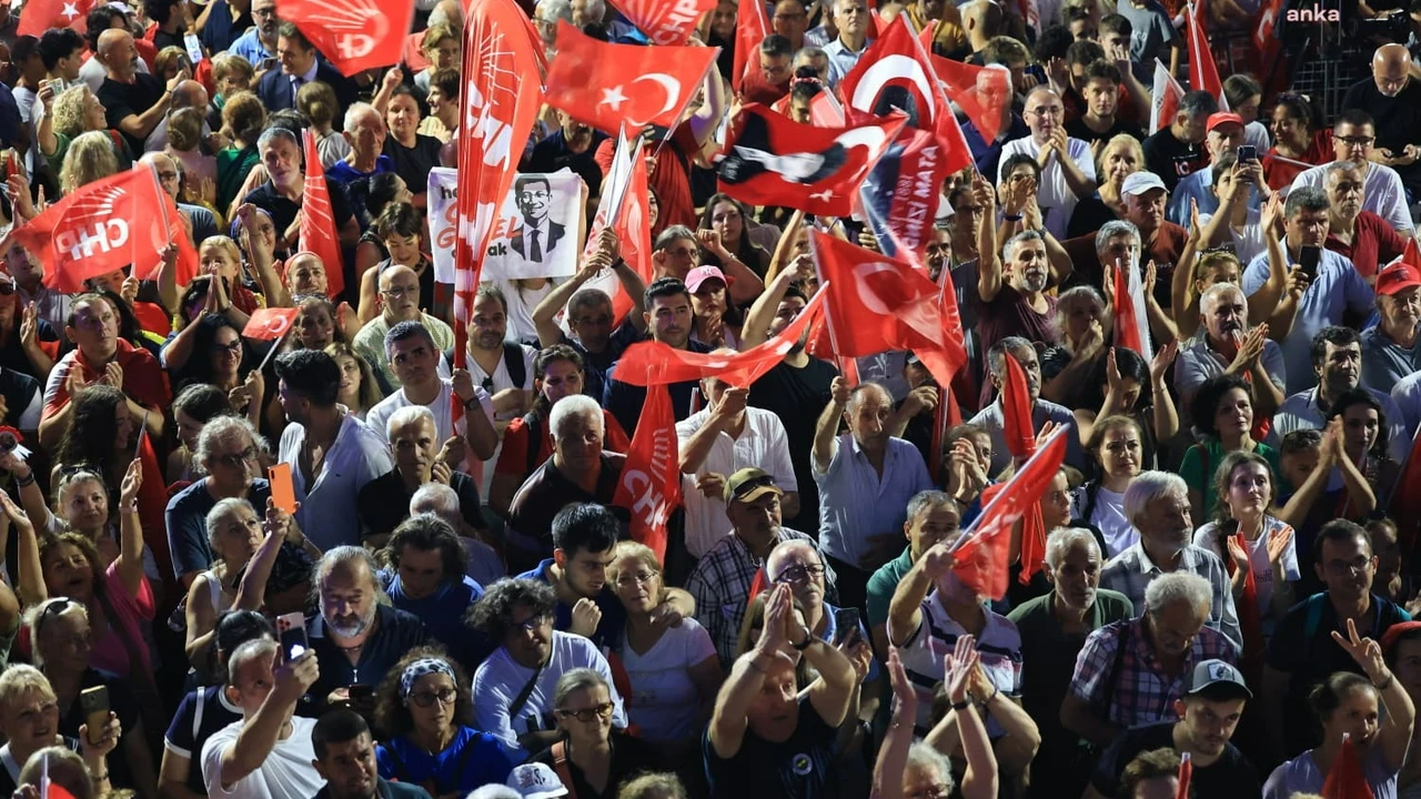 M İ L L E T İ R A D E S İ N E S A H İ P Ç İ K İ Y O R