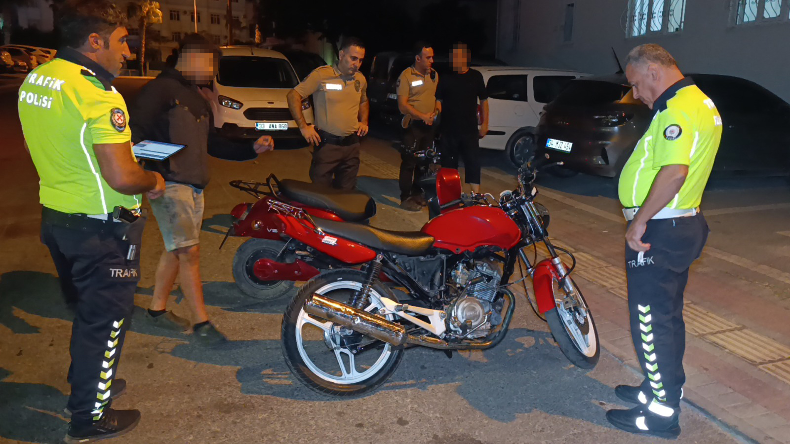 Manavgat’ta Uykuyu Zehir Eden Motosikletlilere Gece Baskını (1)