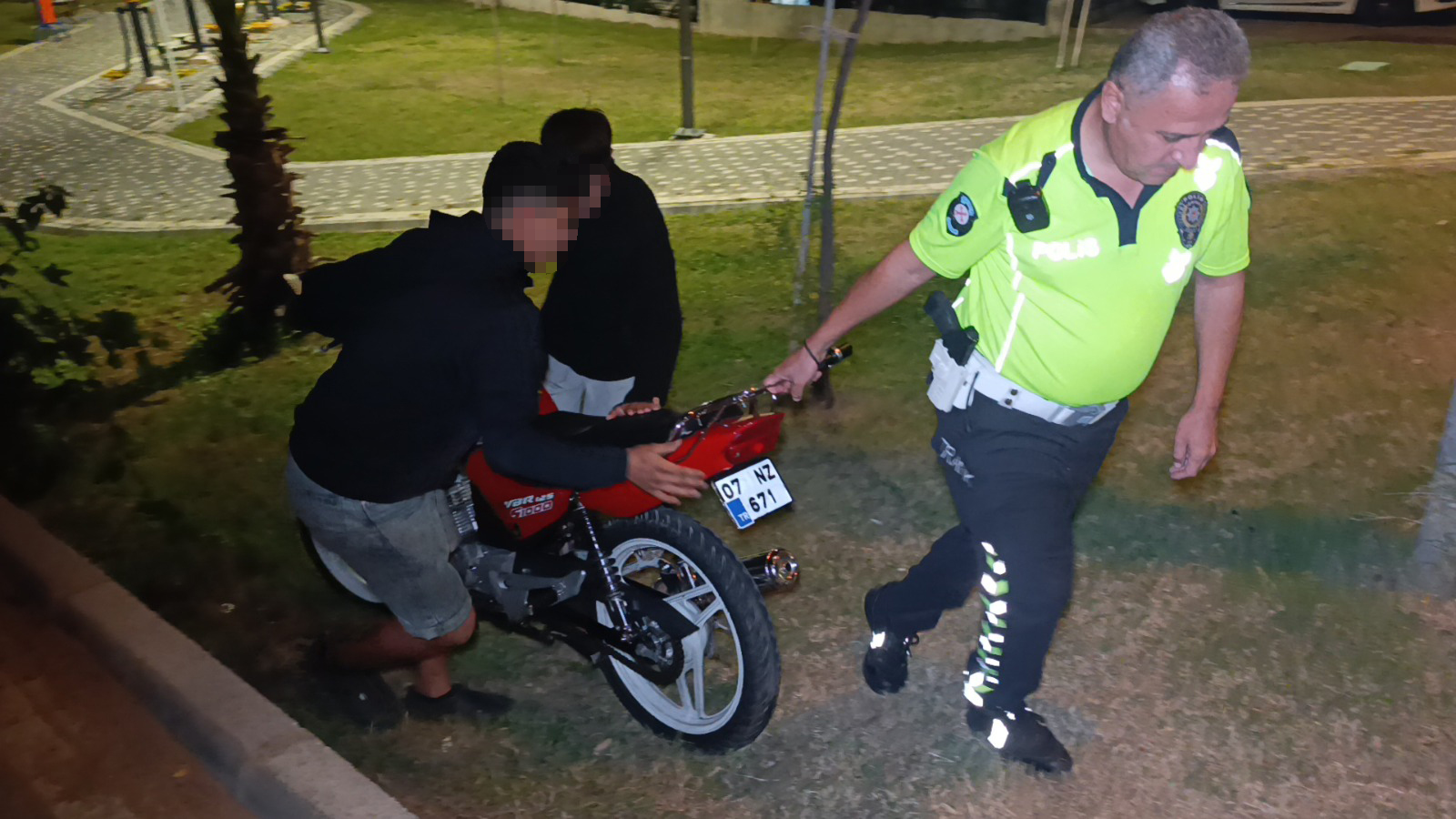 Manavgat’ta Uykuyu Zehir Eden Motosikletlilere Gece Baskını (7)