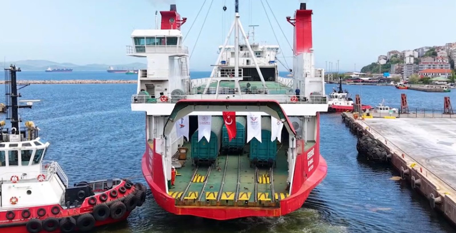 Marmara Denizi'nde Tren Feribotu Taşımacılık Başladı (1)