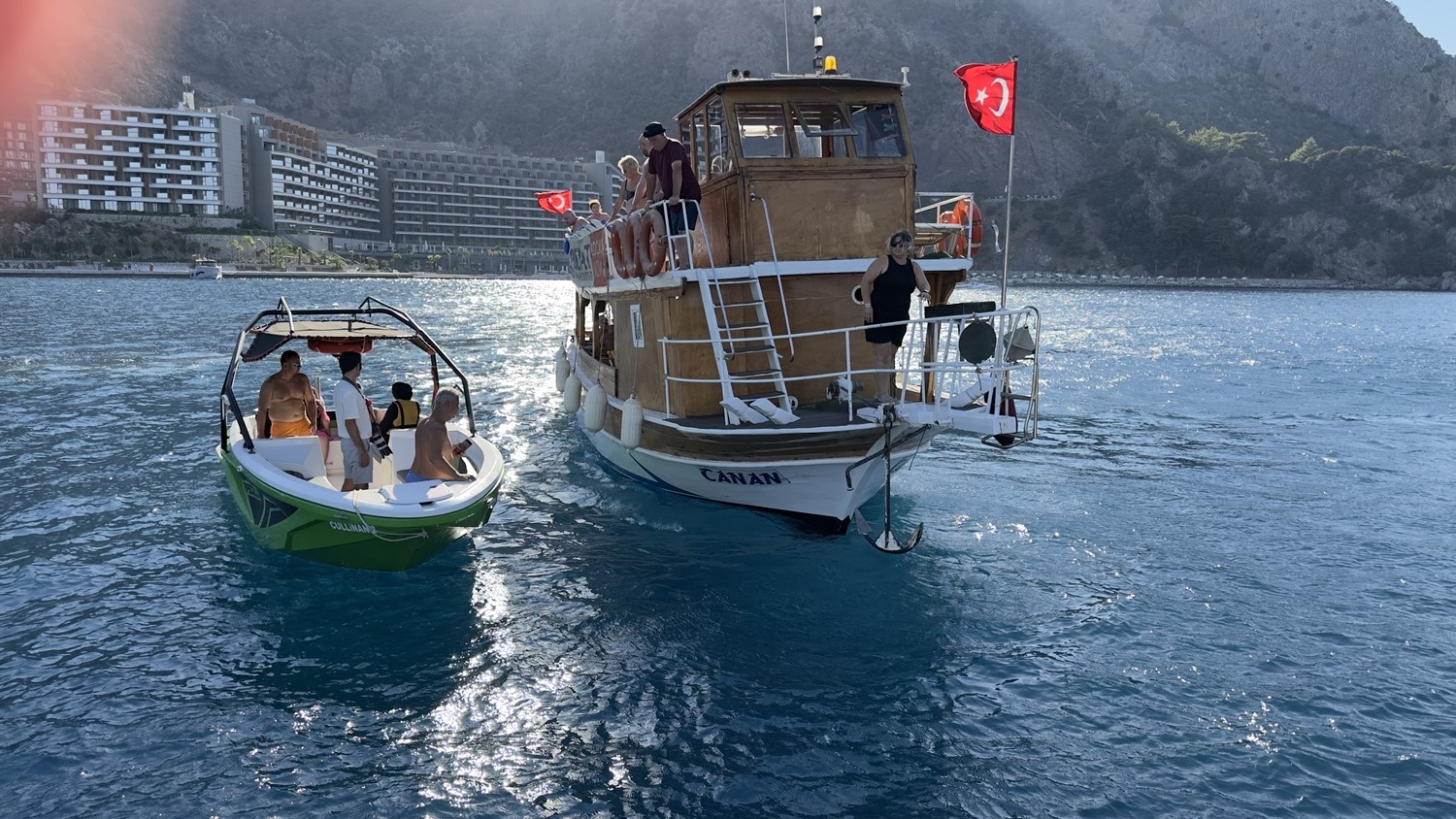 Marmariste Tur Teknesi Ve Jetski Carpisti (1)