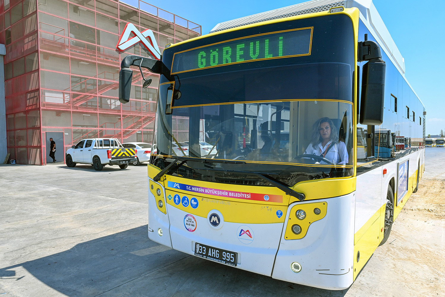 Mersin'de 2 Çocuk Annesi Ücretsiz Kursla Otobüs Şoförü Oldu (1)