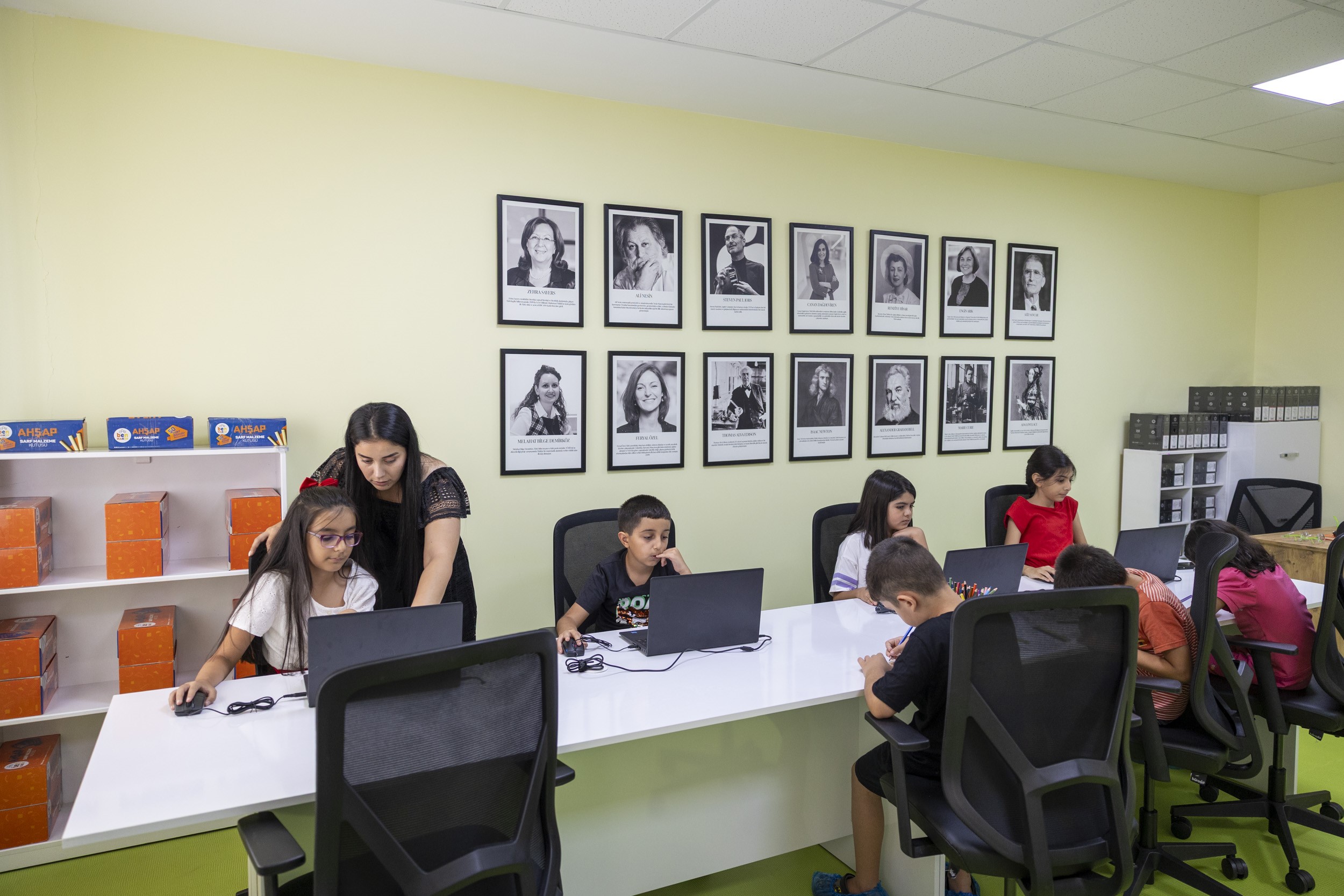 Mersin’de Çocuklar, Tasarım Atölyesinde Üretmeyi Öğreniyor (3)