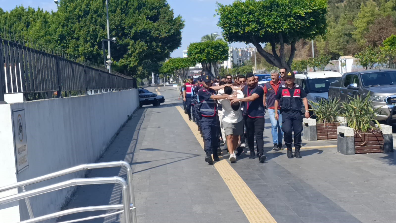 Motosikletli Süpheliler Yakalandı (2)