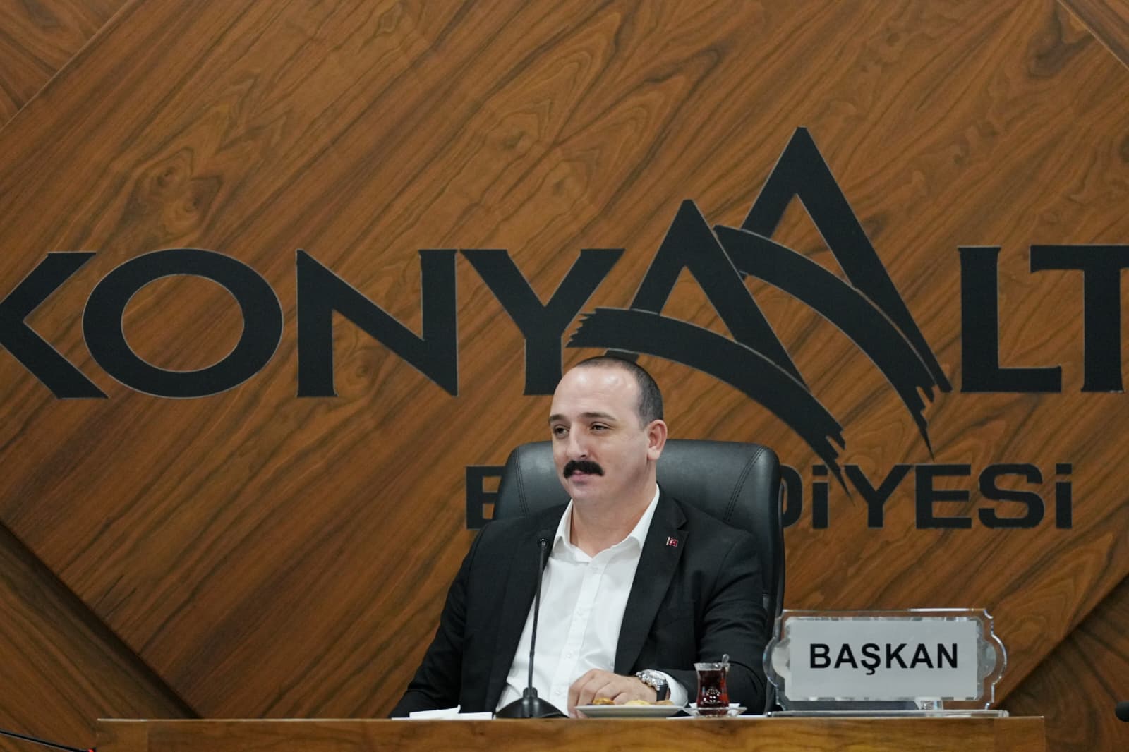 Muhi̇tti̇n Böcek’ten Konyaalti Mecli̇si̇’ne Anlamli Mesaj (2)