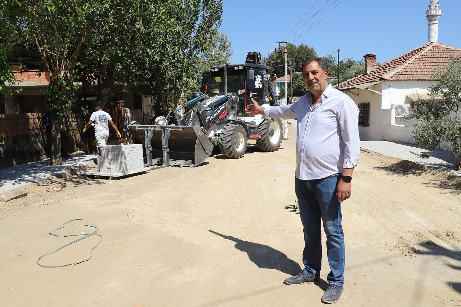 Nazilli Belediyesi Dallıca’da Kaldırımları Yeniliyor (2)
