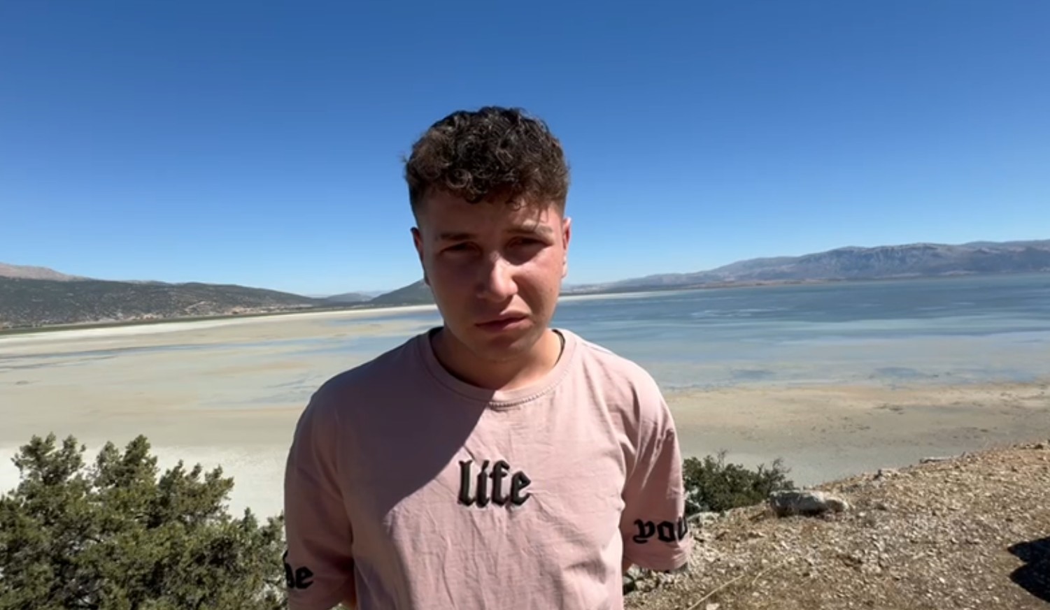 Ortadan Ikiye Bölündü (8)