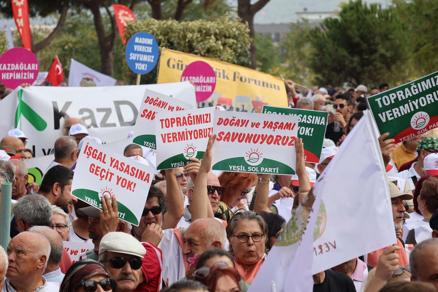 Ozgur Ozel Zeytinlik Vurgulu Miting (2)