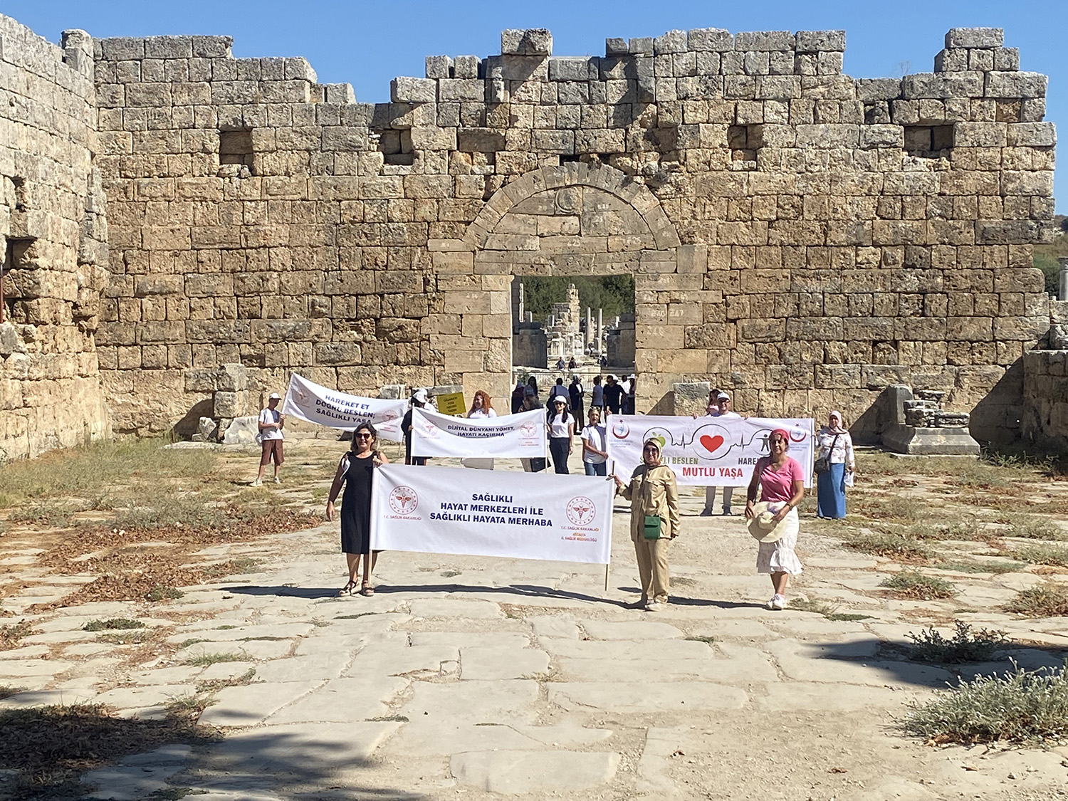 Perge’de Sağlık Için Yürüdüler (2)