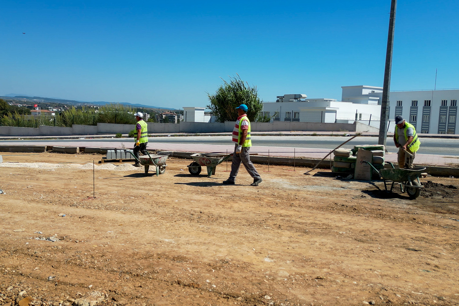 Piyade Er Fikret Karamusaoğlu Caddesi’nde Düzenleme Çalışmaları Başladı (3)