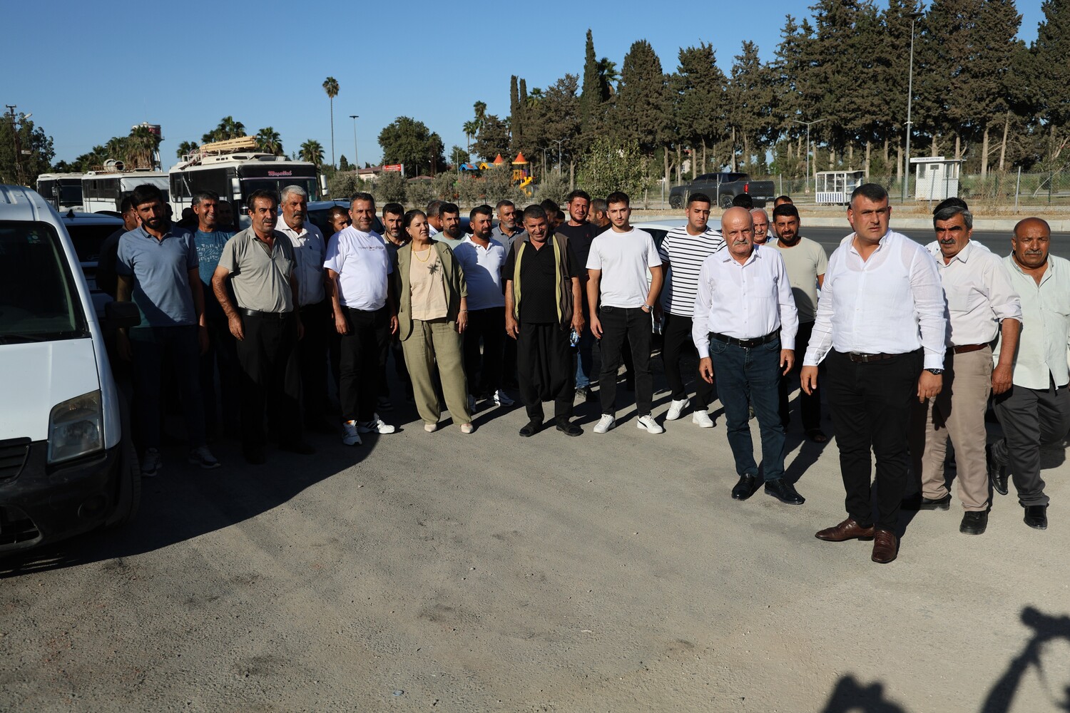 Tarım Işçilerinden 'Yevmiye' Eylemi Budama Işçisi 2500 Tl Alıyor, Tarım Işçisi De En Az 1500 Almalı (1)