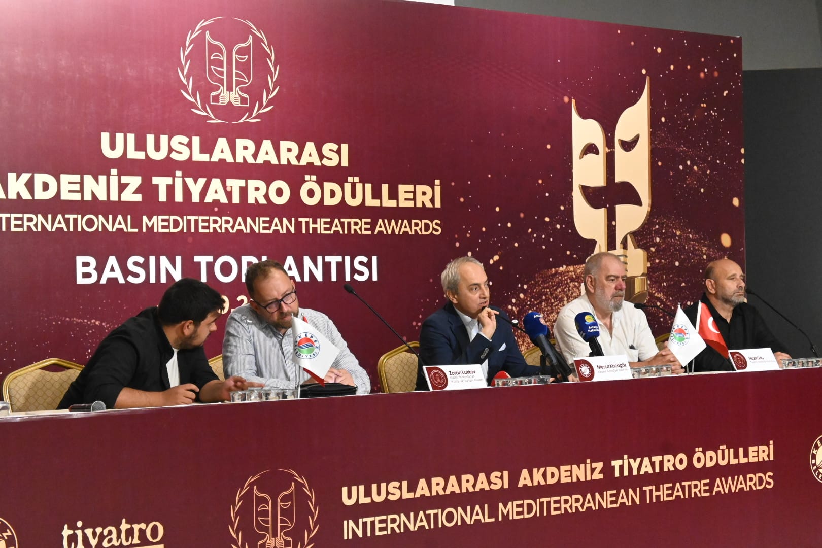 Uluslararası Akdeniz Tiyatro Ödülleri' (4)