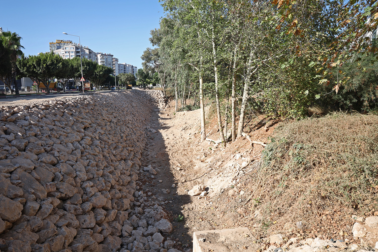 Uncali Caddesi̇ne Modern Ve Güvenli̇ Alt Yapisi (2)