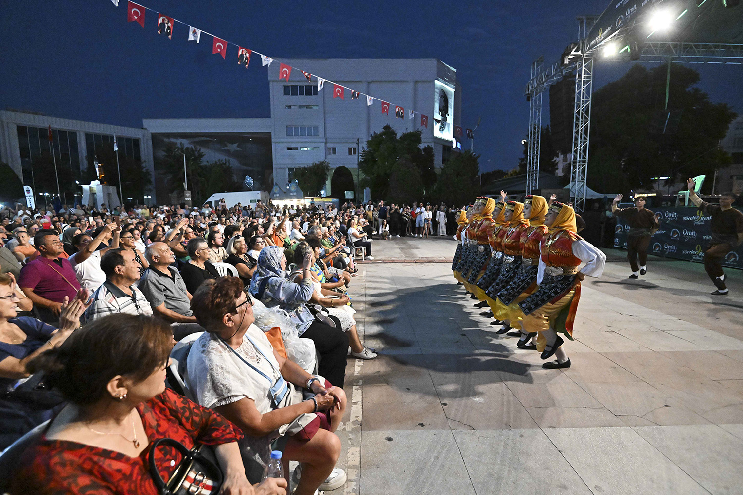 Yöreler Renkler Doğu Anadolu Gecesi̇ 8
