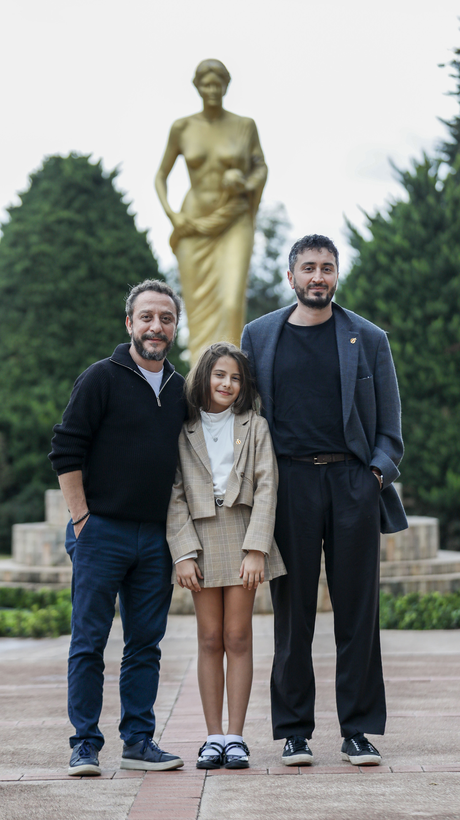 10 Y A S I N D A K I D E F N E I L K S I N E M A F I L M I Y L E 987878 293268