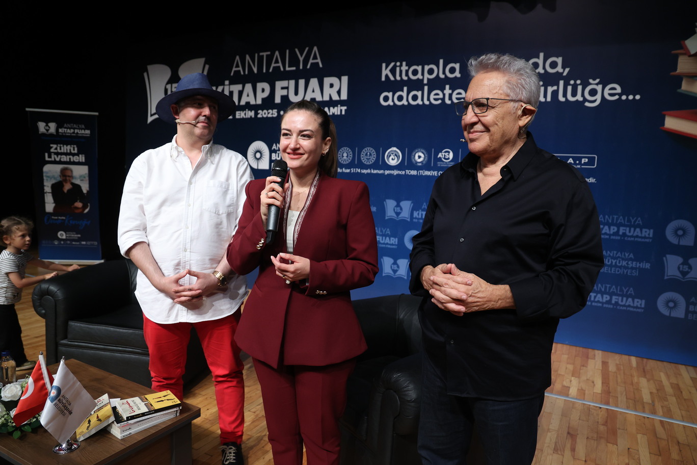 15. Antalya Kitap Fuarı 1. Gün (5)