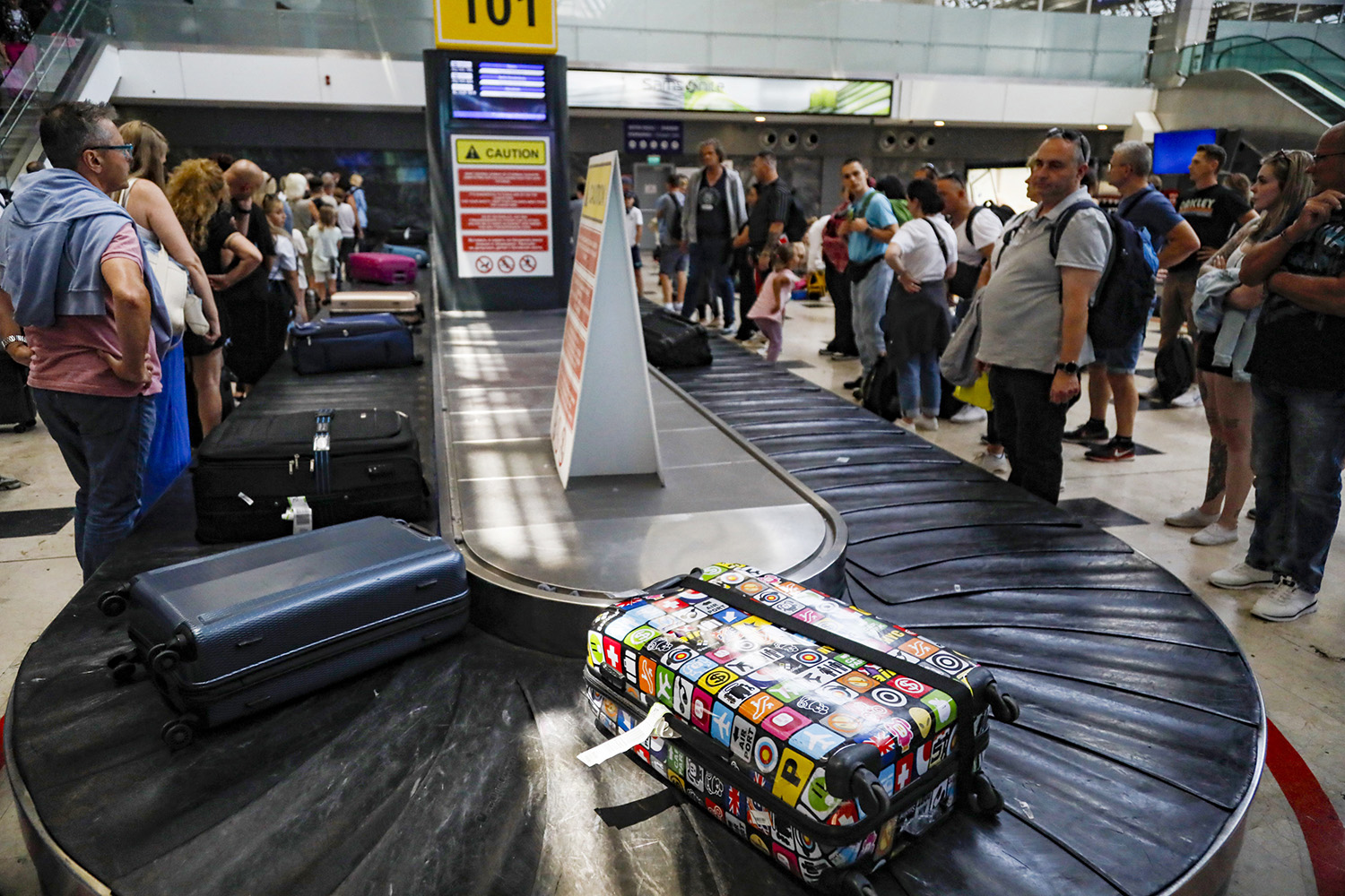 A N T A L Y A D A Y A B A N C I T U R I S T S A Y I S I 16 M I L Y 987739 293238