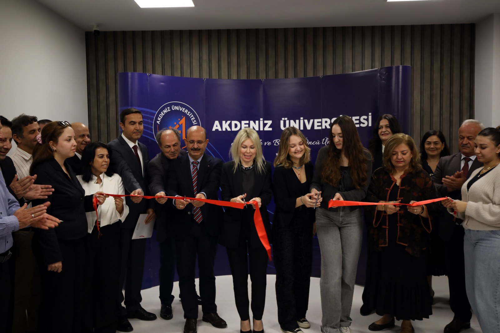 Akdeniz Üniversitesi Kütüphanesi Öz Yeterlilikleriyle Yüzde 30 Büyüdü (3)