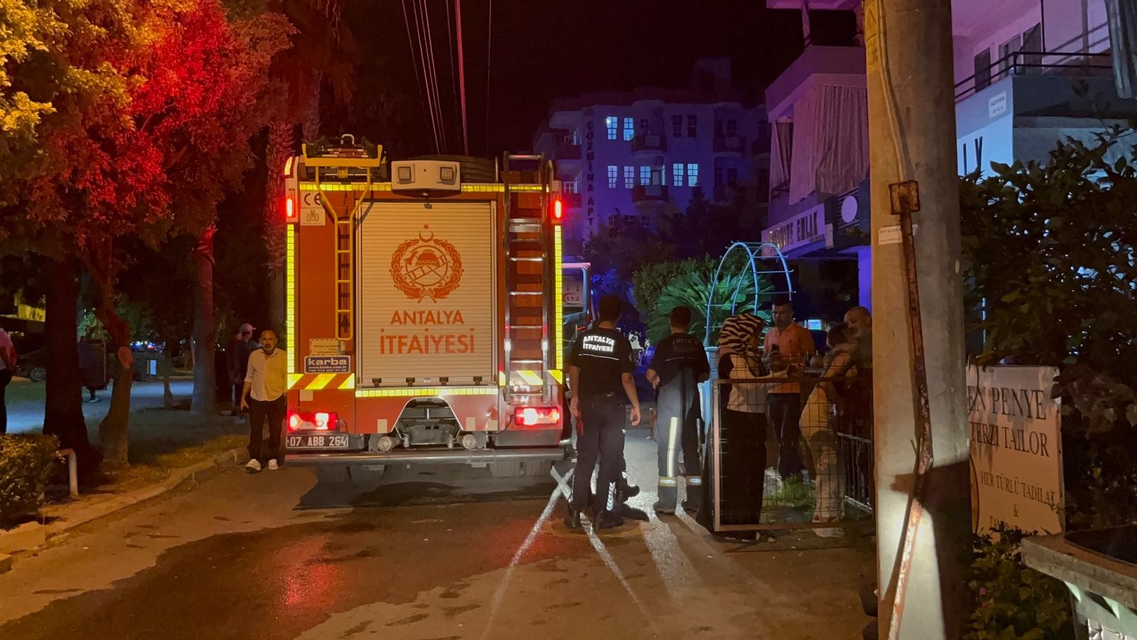 Alanya'da Yangında Hayatını Kaybeden Yaşlı Adamın Kıbrıs Gazisi Olduğu Ortaya Çıktı (3)