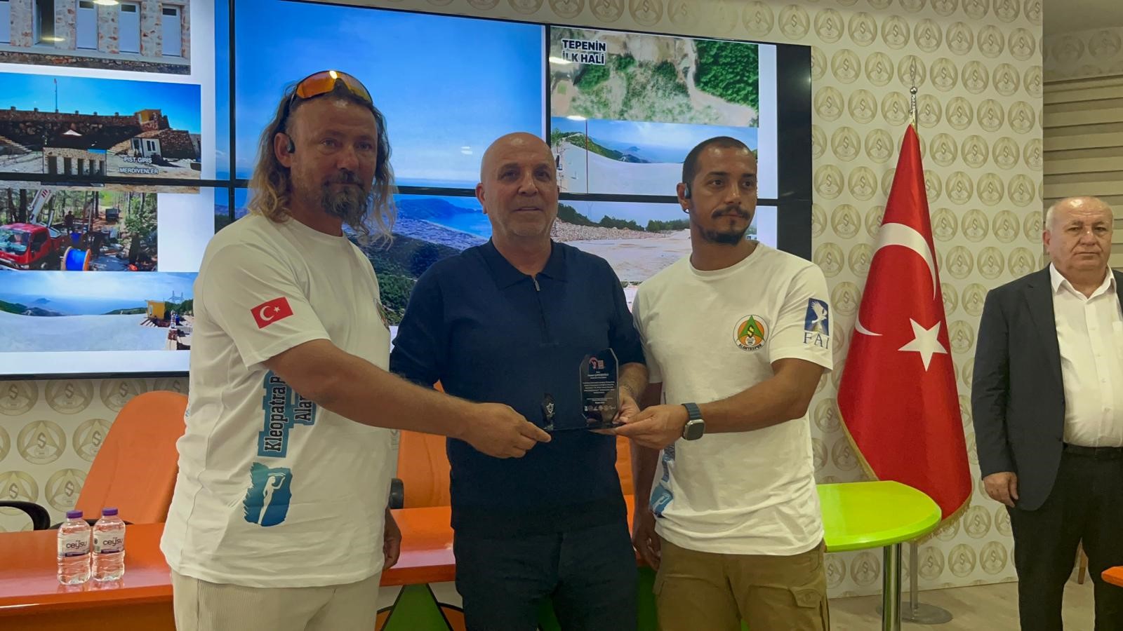 Alanyaspor Yamac Parasutu Iddialarina Yanit (1)