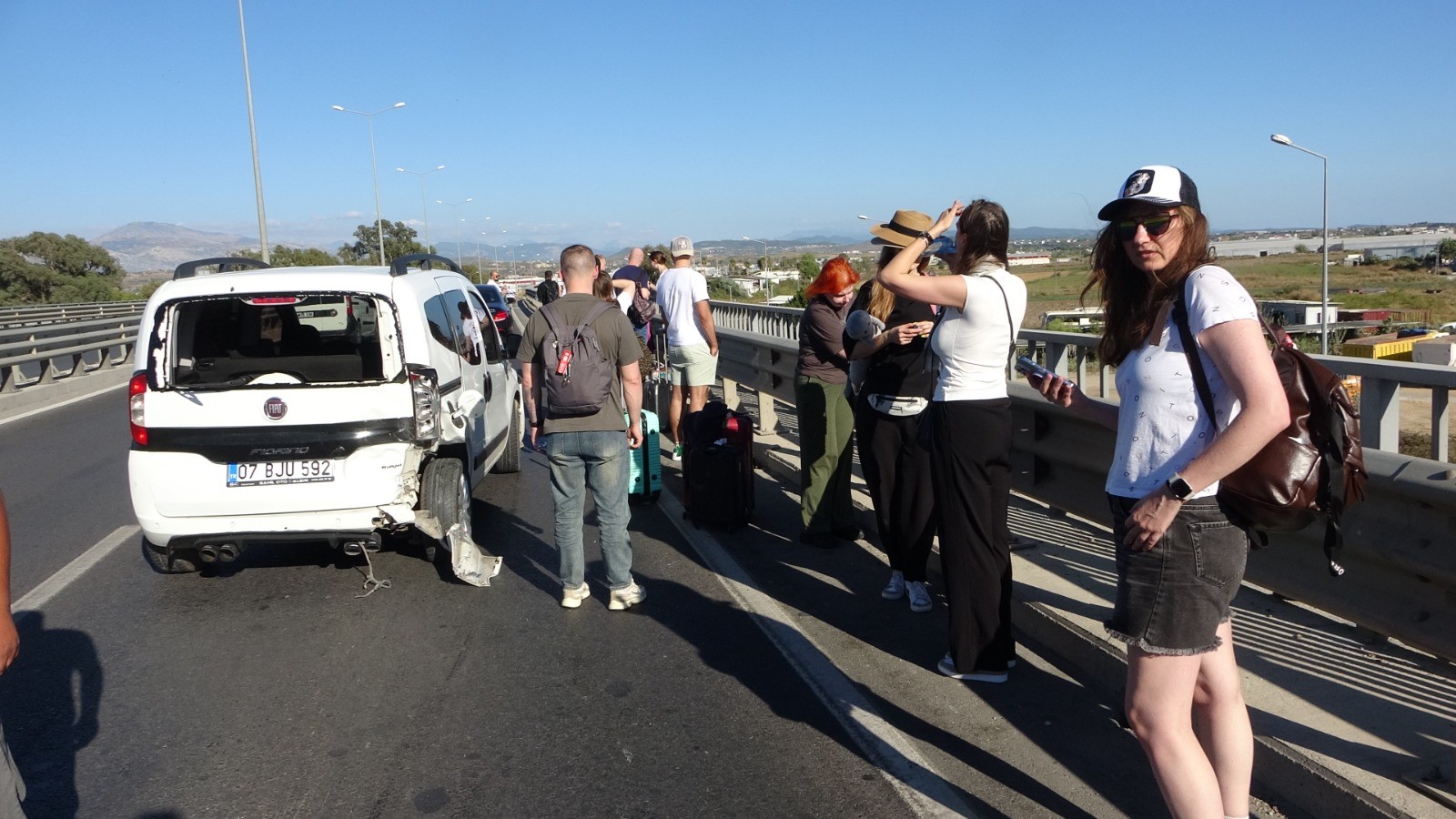Antalya'da 4 Araçlı Zincirleme Kaza (2)