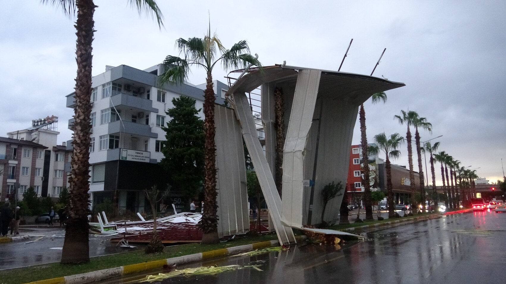Antalyada Cati Yola Uctu (3)