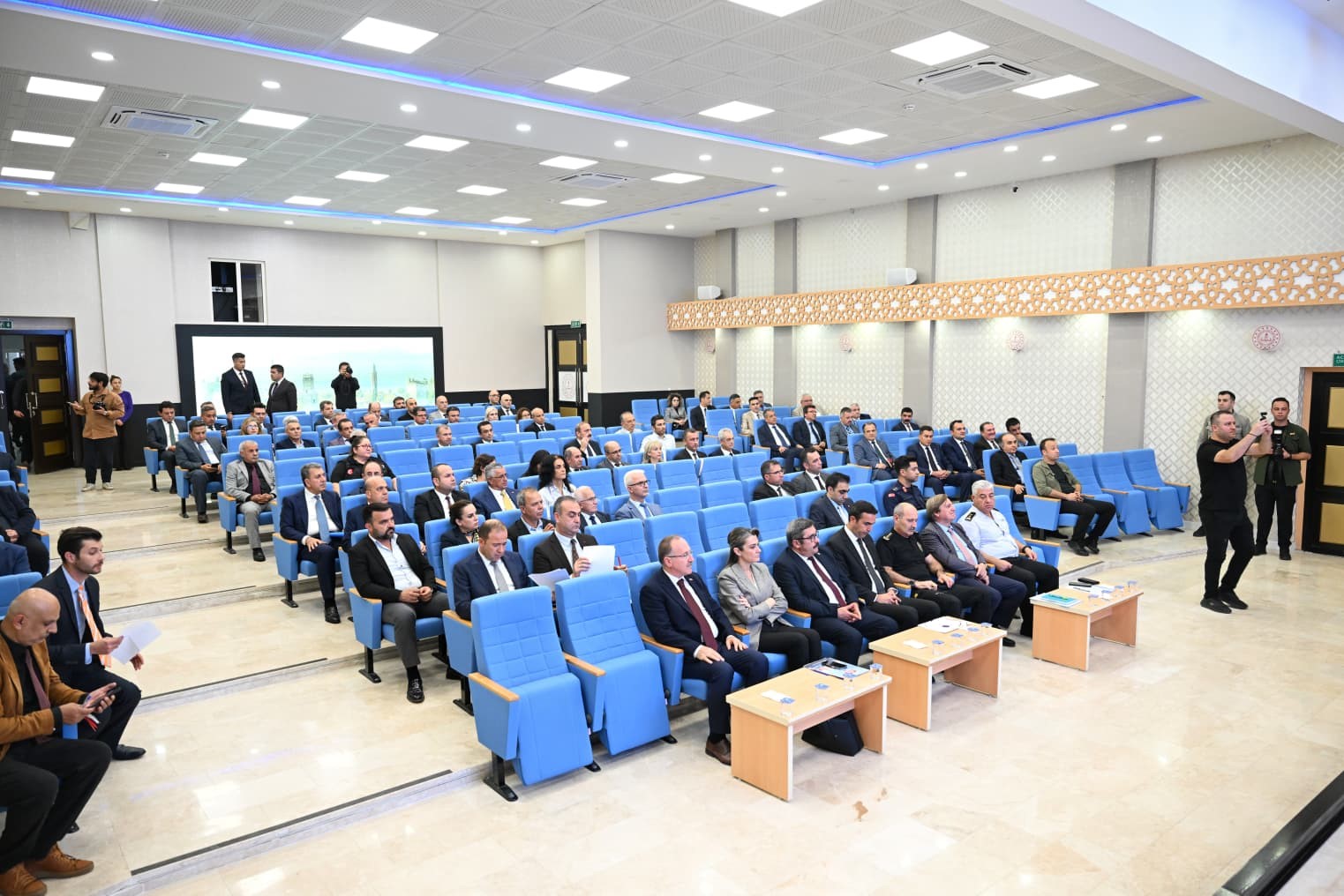 Antalyada Projeler Masaya Yatirildi (2)