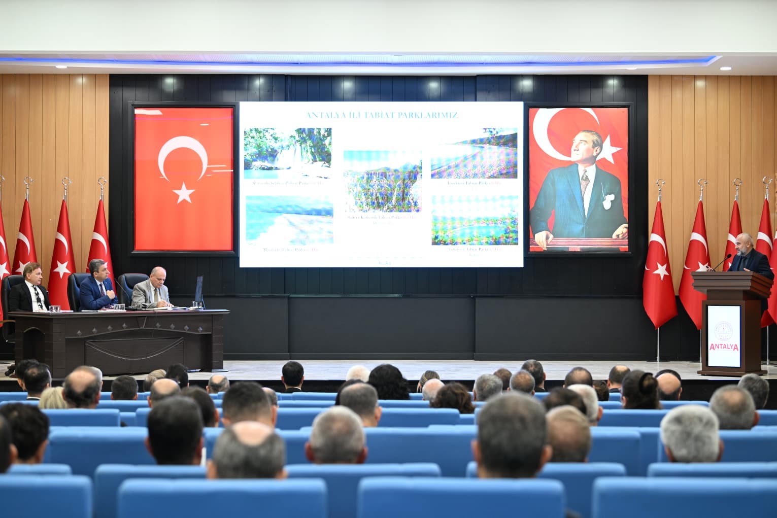 Antalyada Projeler Masaya Yatirildi (3)
