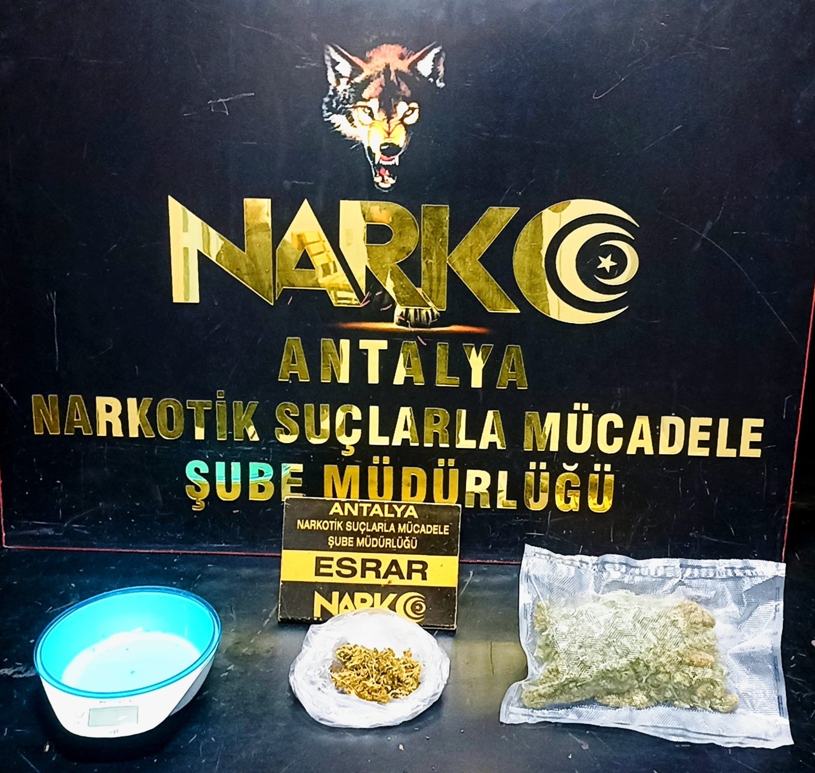 Antalya’da Son Bir Haftadaki Uyuşturucu Operasyonlarında 18 Kişi Tutuklandı (2)