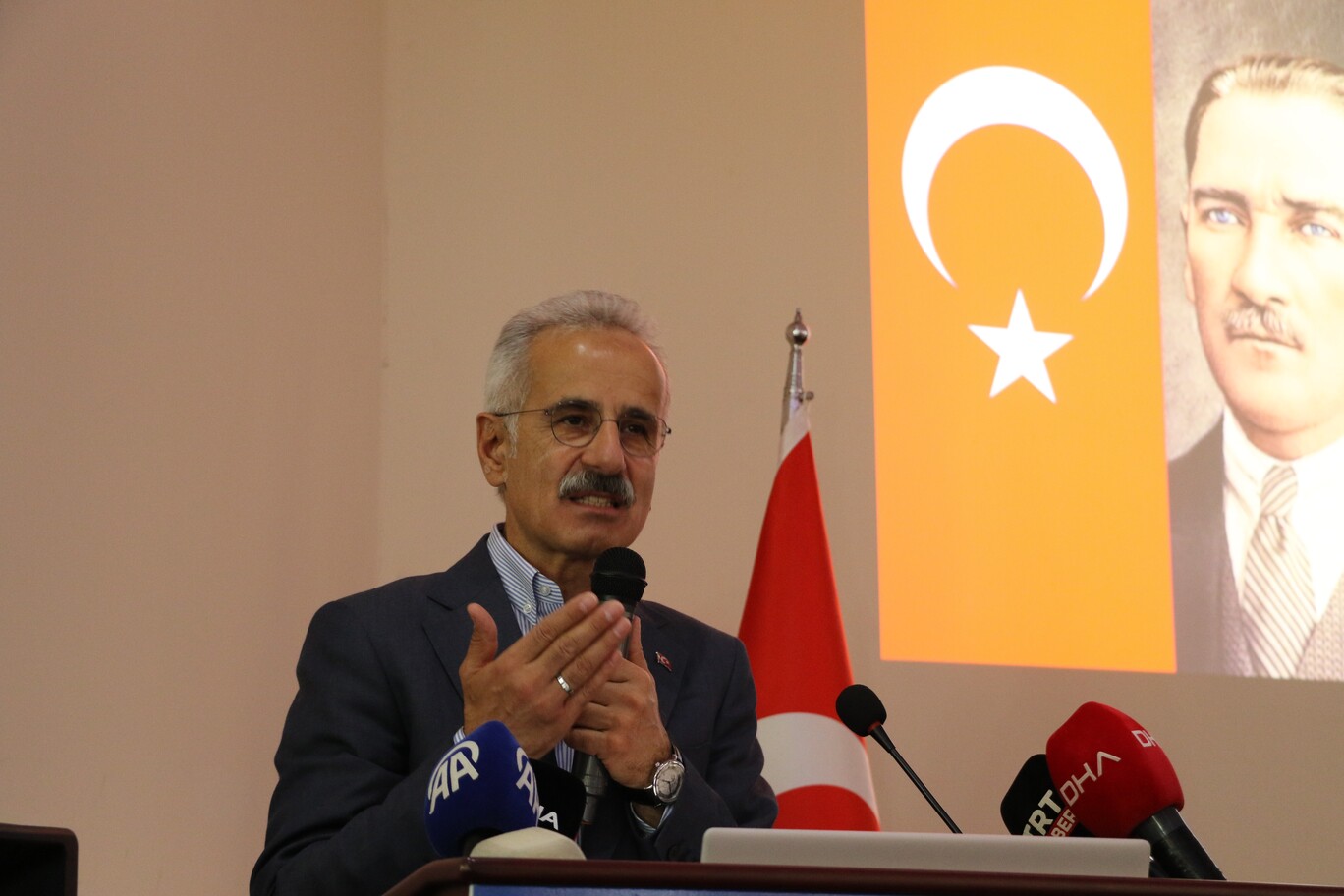 Antalya'ya Ulaştırma Ve Altyapıya 241 Milyar Liralık Yatırım 11 Proje Için 196 Milyar Liralık Çalışmalar Sü (