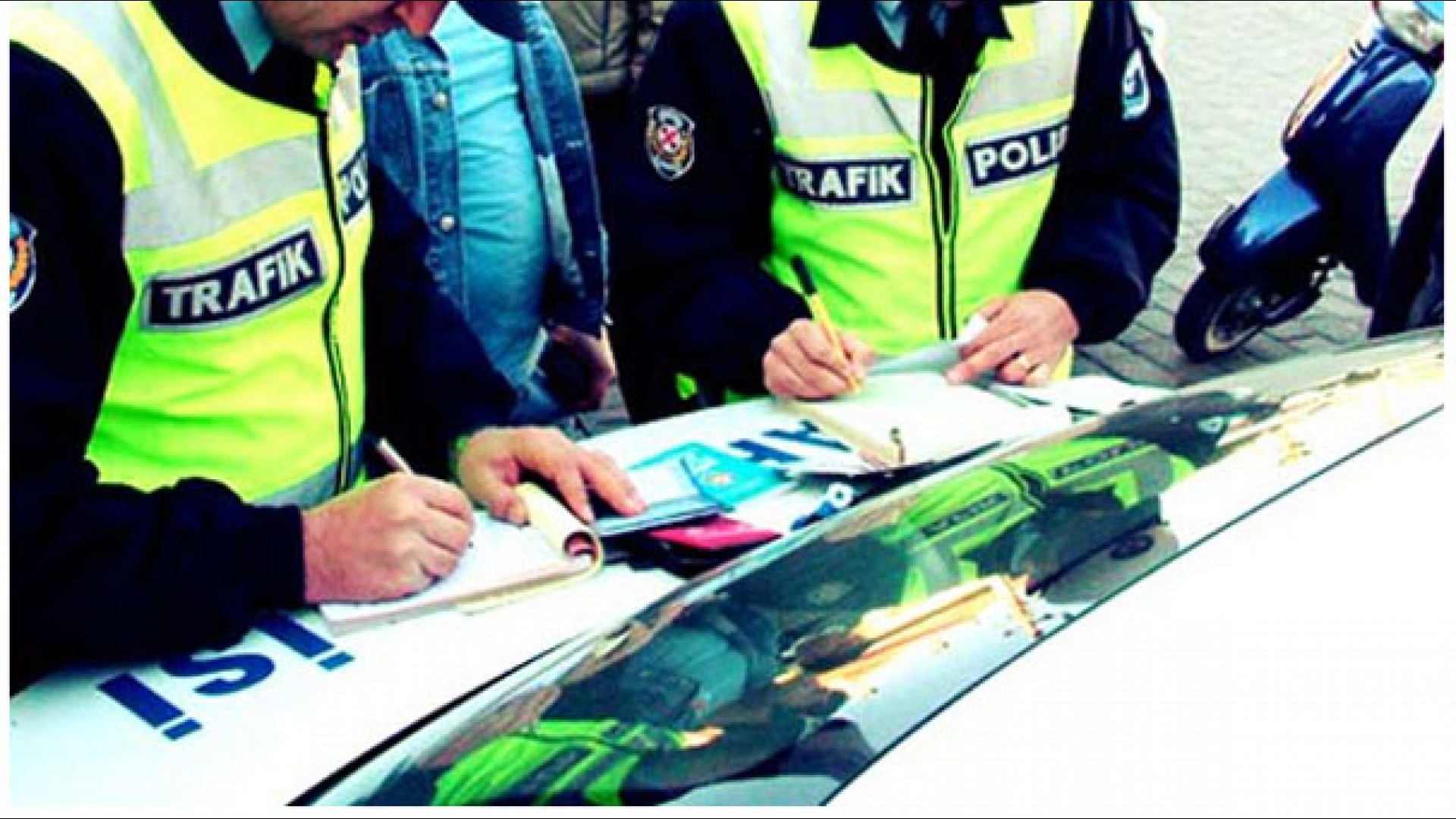 Artik Herkes Trafik Polisi Whatsapp Ile Trafik Cezasi Uygulamasi Basladi