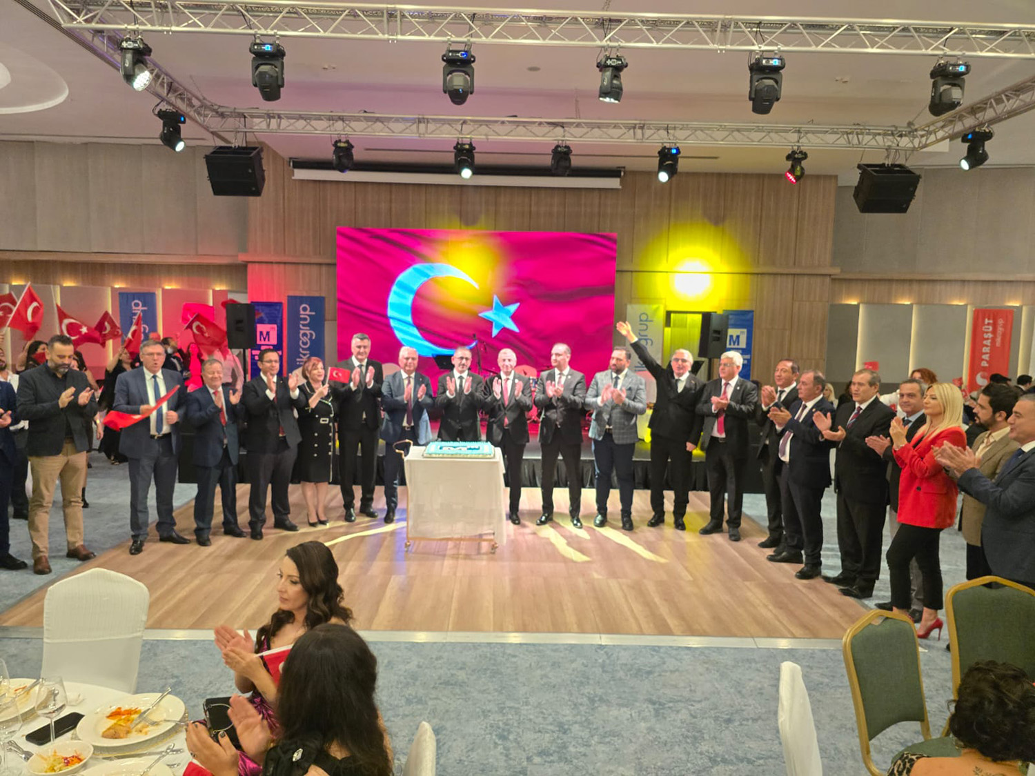 Asmo’dan Cumhuriyet Balosu (7)