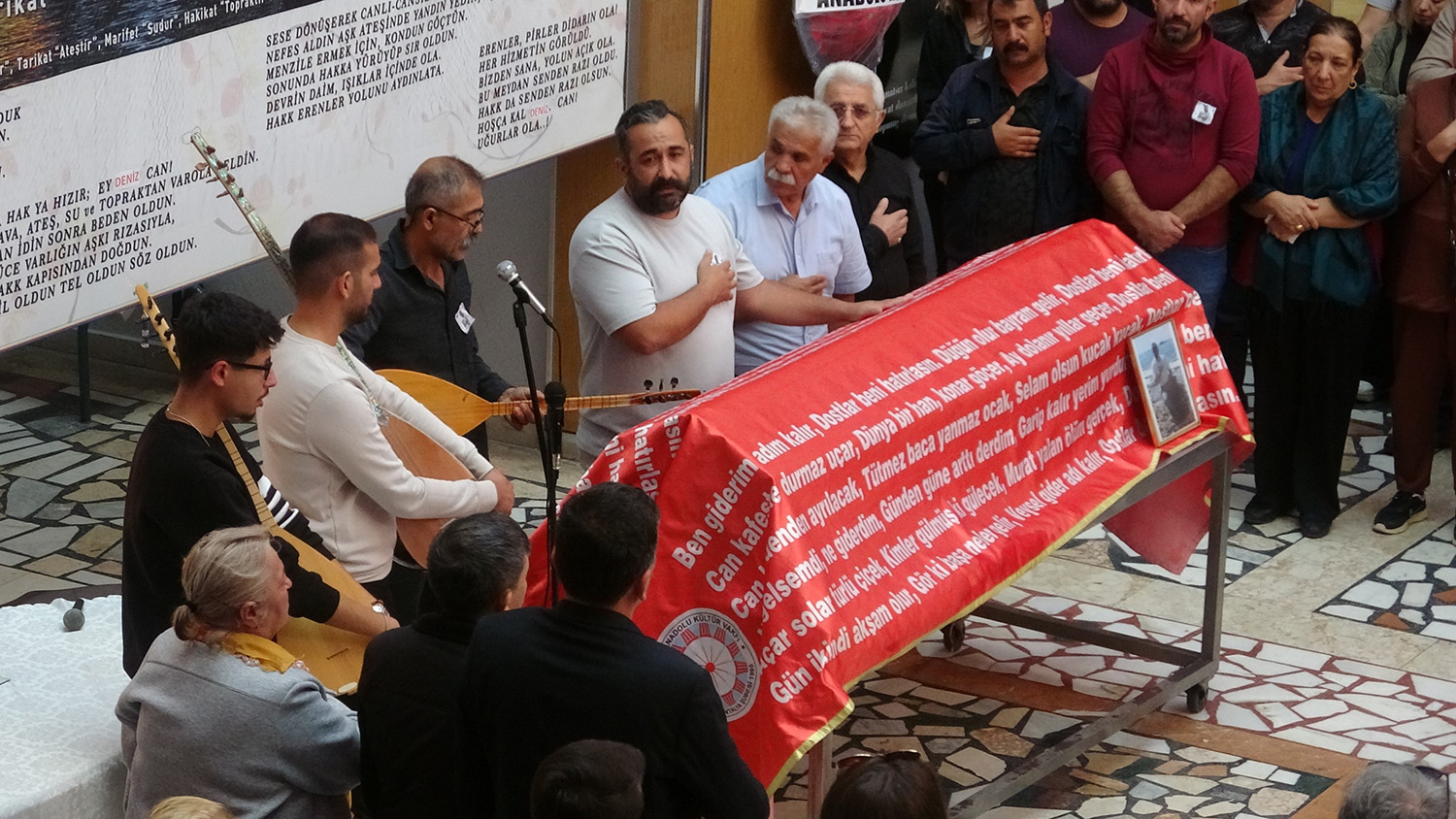 Babasının Mezarını Ziyaretten Dönerken Geçirdiği Kazada Hayatını Kaybetti (1)